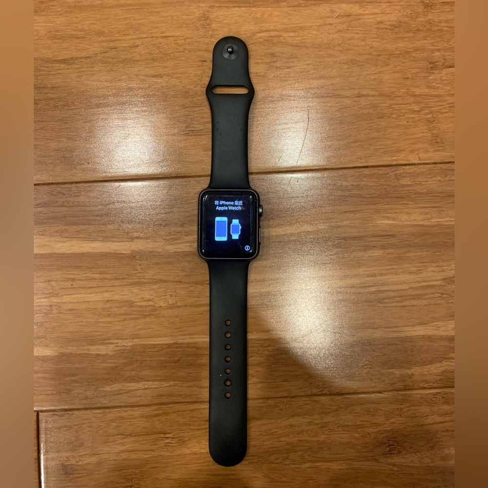 2nd Generation Apple Watch 42mm Unlocked Black Gently Used